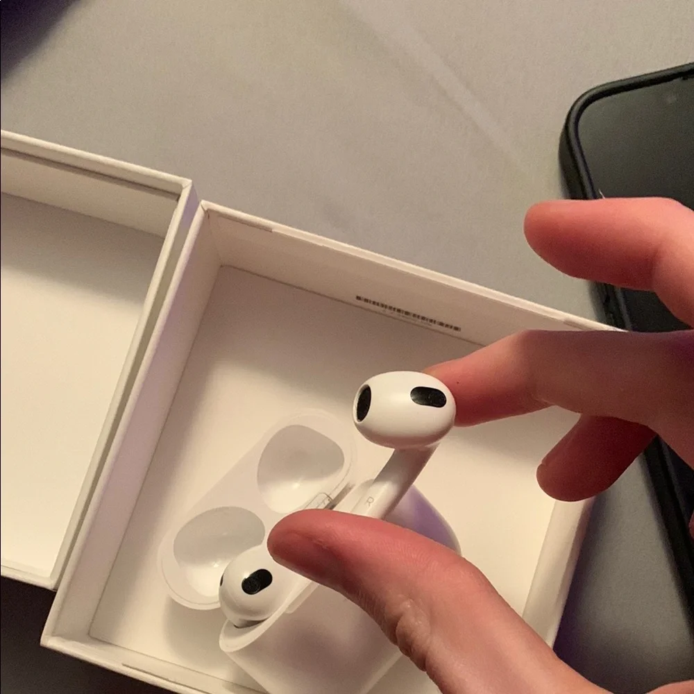 AirPods gen 3 barely worn